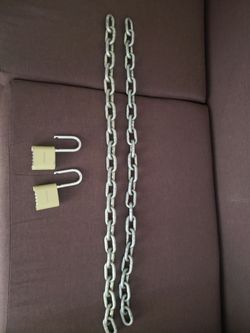 2 RESETTABLE COMBINATION MASTER LICKS AND 2 MATCHING CHAINS