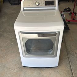 7.3 cu.ft. Smart wi-fi Enabled Electric Dryer with TurboSteam™