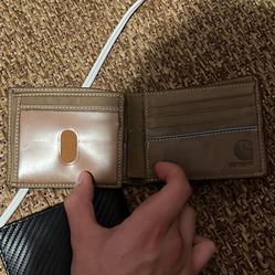 2 Wallets 