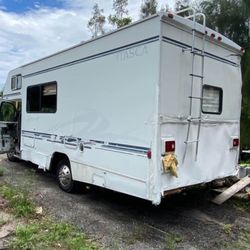 Campers Winnebago Itsaca 