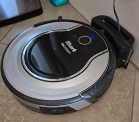 Used SHARK Ion Robot Vaccum