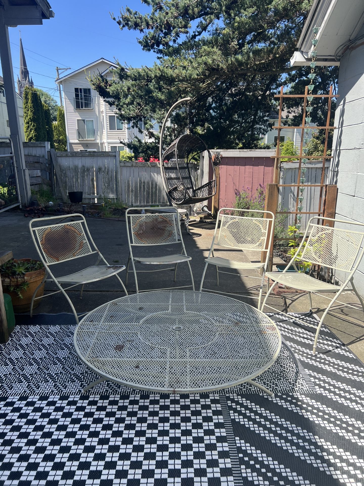 Outdoor Dining Set: Table & 4 Chairs