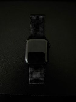 Apple Watch SE (2nd Gen) — 40mm GPS — Like New — Charger Included