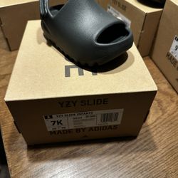 Yeezy Slides 