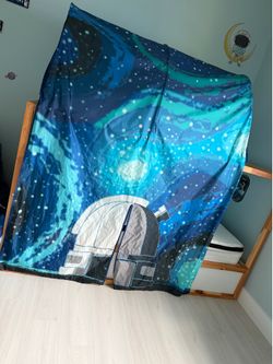 Twin size canopy bed