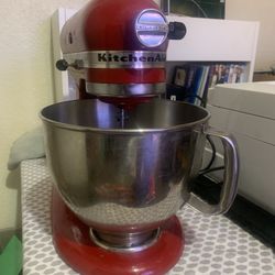 Kitchen Aid Red Artisian Stand Mixer - Missing attachments