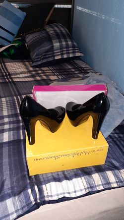 Ladies shoes size 7.5
