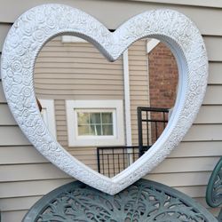 LOVELY HEART MIRROR 