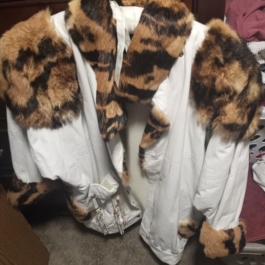 1980s White Leather Jacket With Rabbit Fur
