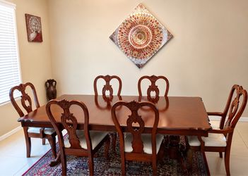 Elegant Traditional Dining Table Set – 6 Chairs