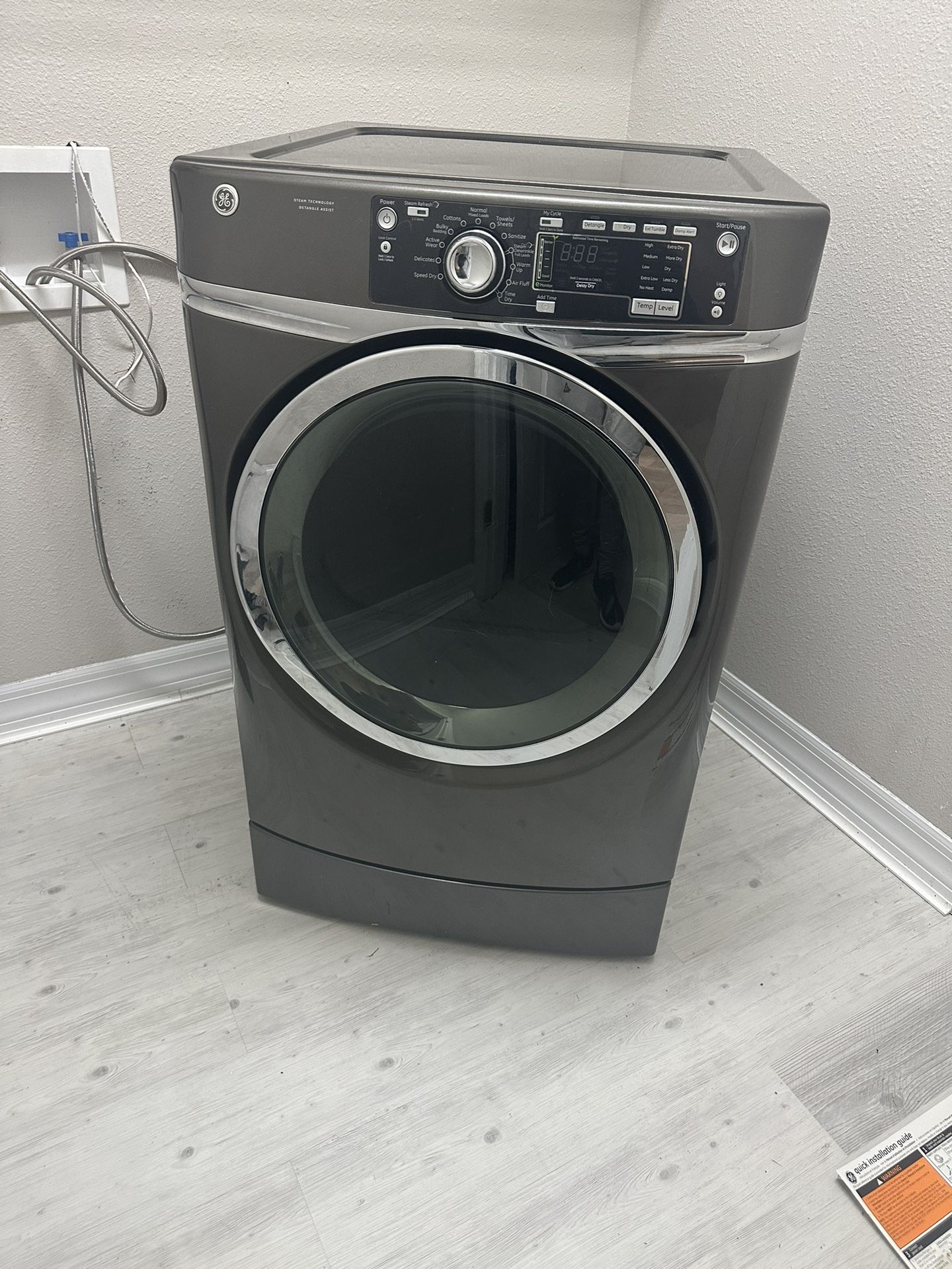 GE GFDR485EF1MC DRYER USED (Color Gray)
