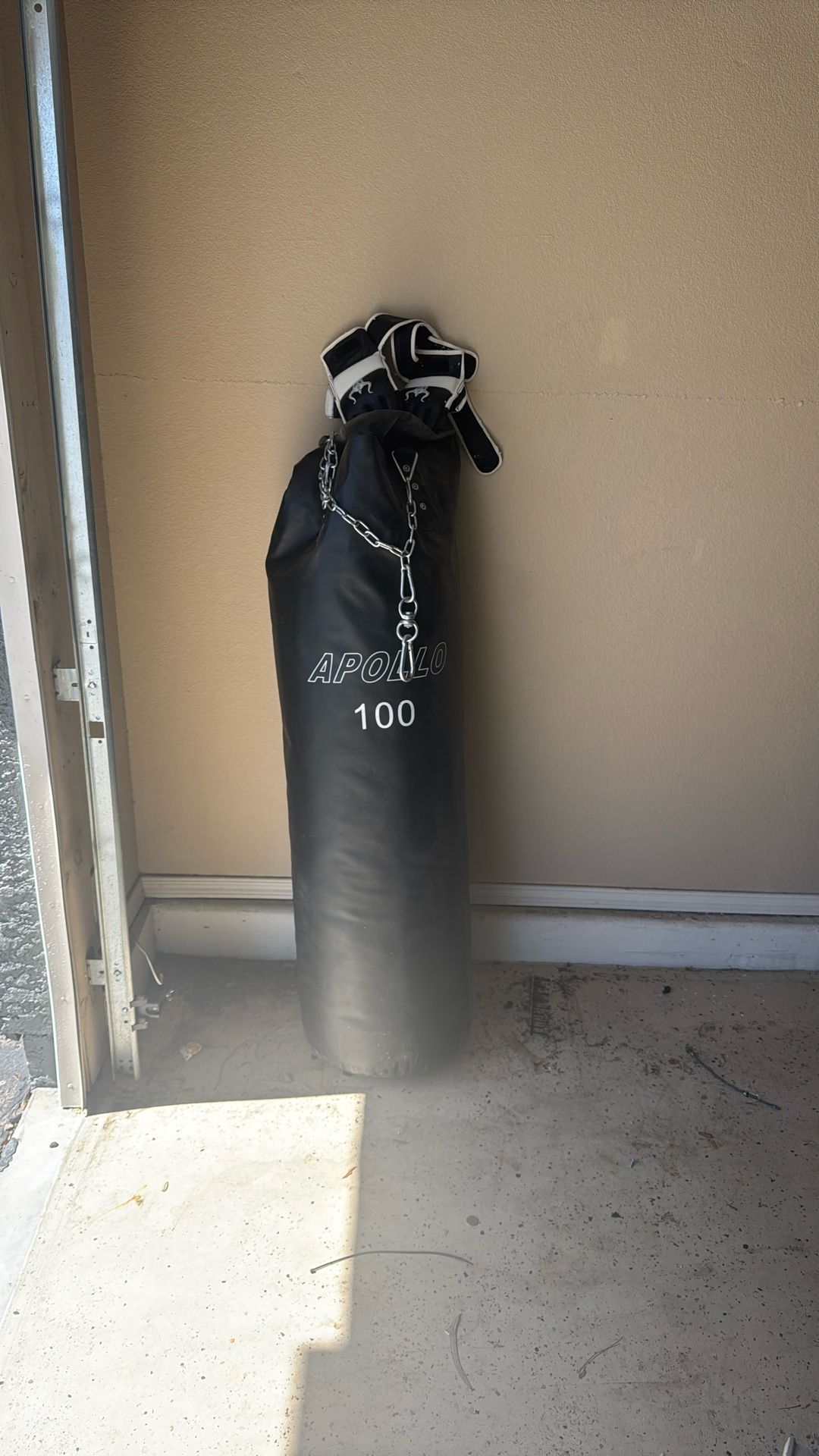 Punching Bag 100 Pounds With Boxing Gloves