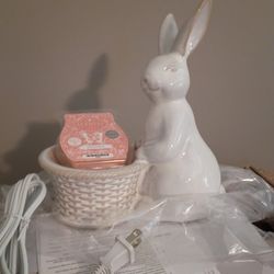 Scentsy Happy  Hare Bunny Warmer NIB Comes W/1 Wax Bar Clayton Pickup 