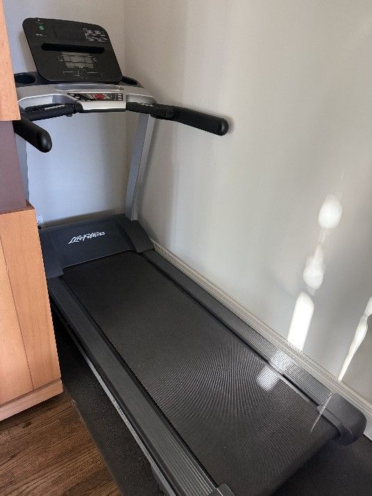 Life Fitness Treadmill