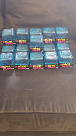 Needoh nice berg fidget toy