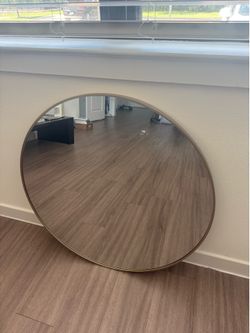 Round Mirror