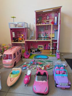 Barbie House and lots of extras
