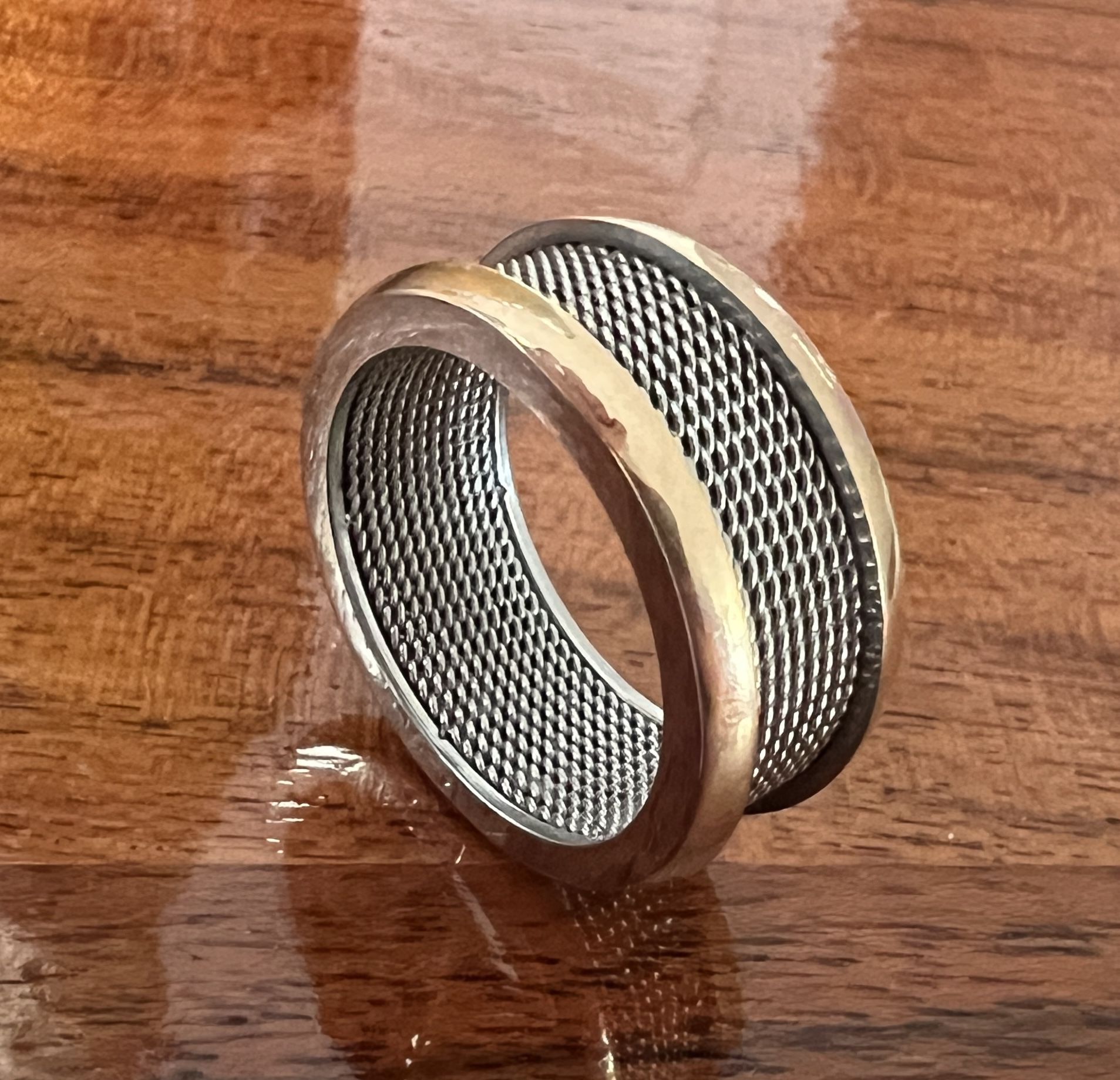 F.A.D.I. STAINLESS STEEL DUAL-TONED TEXTURED RING BAND SIZE 9