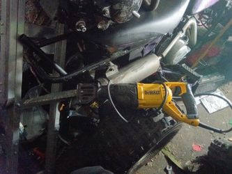 DeWalt Chorded Saw-saw