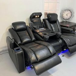 Party Time Power Reclining Sofa

by Ashley Furniture