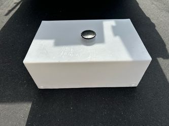 30 gallon low profile water tank only asking $400 (financing available)