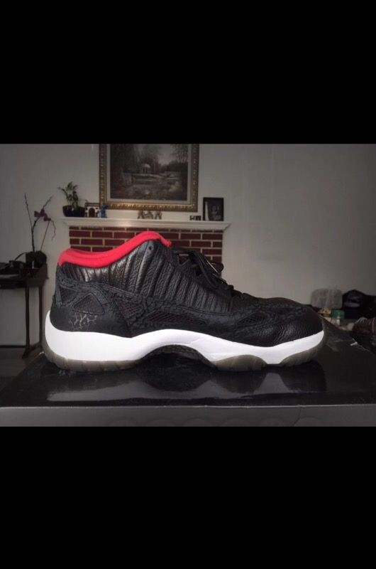 Jordan 11 Lows IE Black/Varsity Red Sz11.5 Sz11 1/2