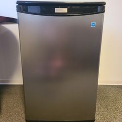 DANBY Refrigerator 