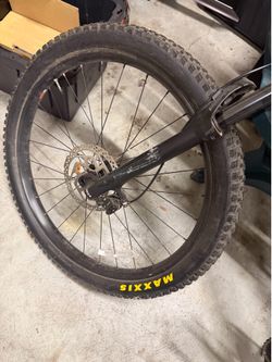 Santa Cruz mega tower C size medium