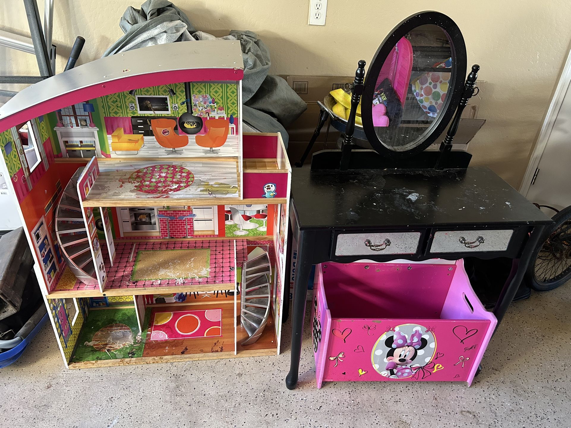 Doll house, Toy Box & Vanity