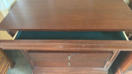 2 Well built, dovetailed wood nightstands