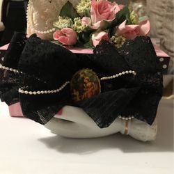 Beautiful !!! Victorian Black Lace Cameo Hair Clip