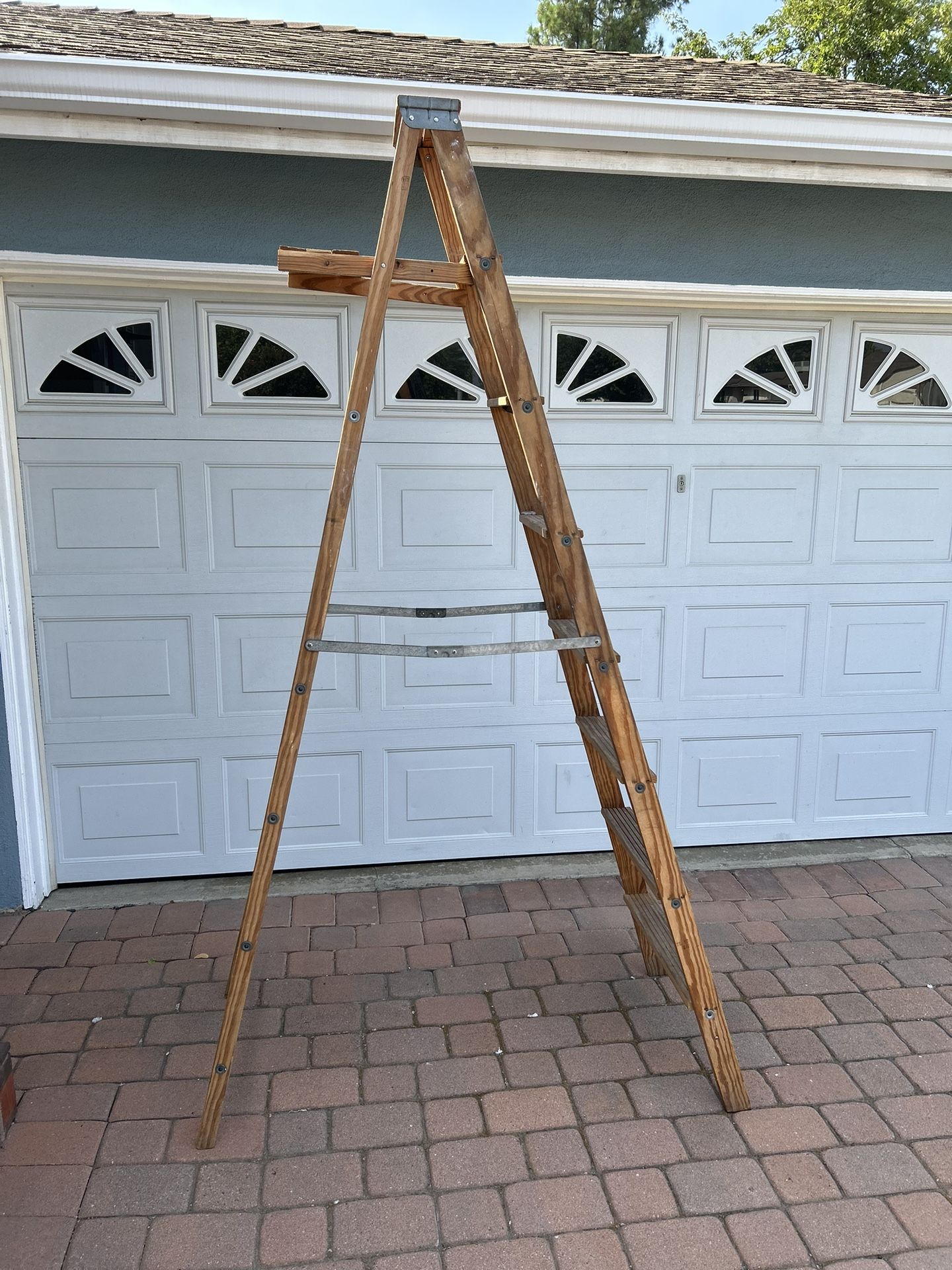 8 Foot Ladder