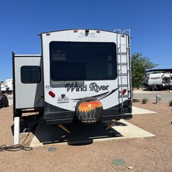 30’ Travel Trailer