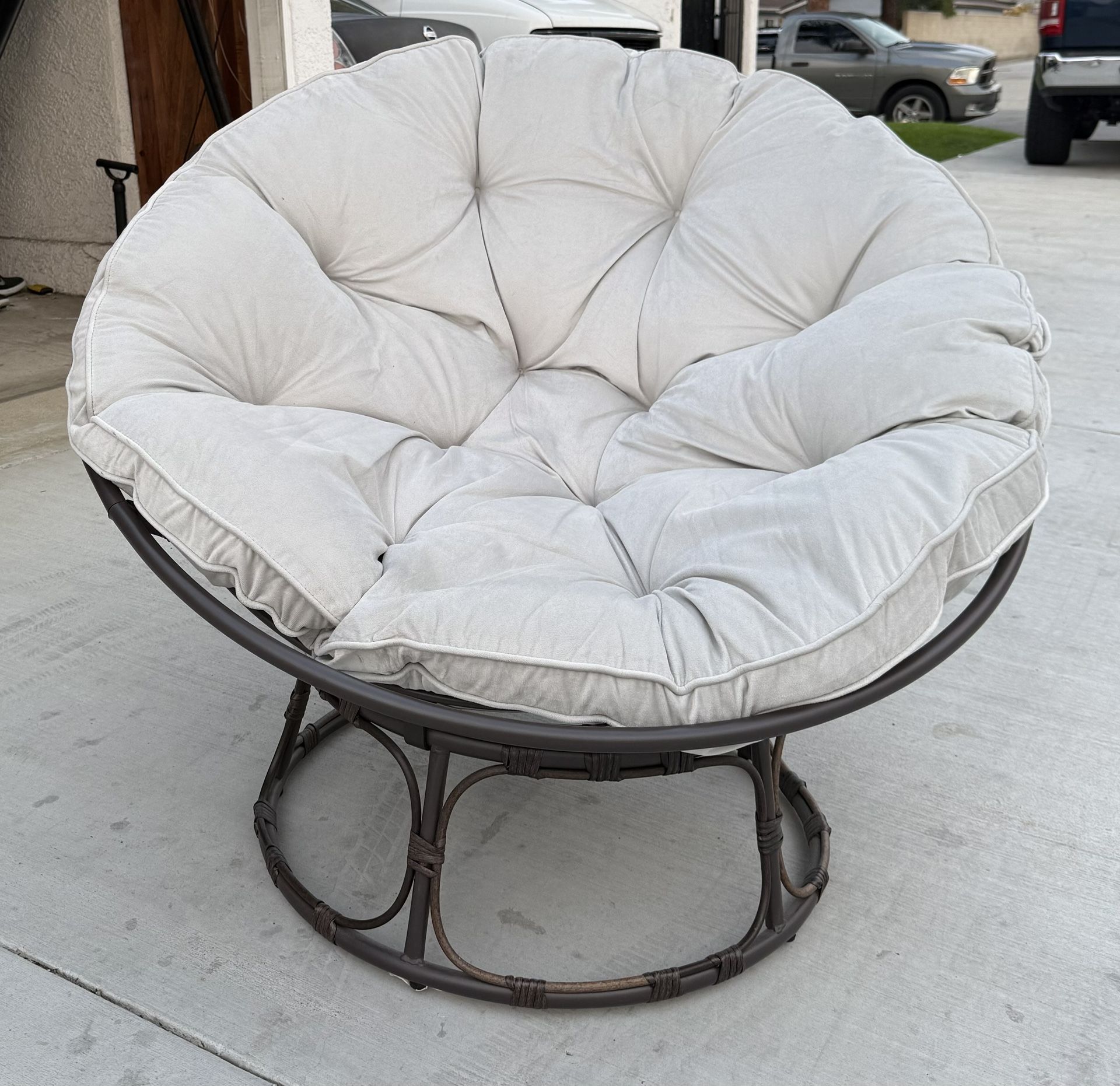 Saucer Chair
