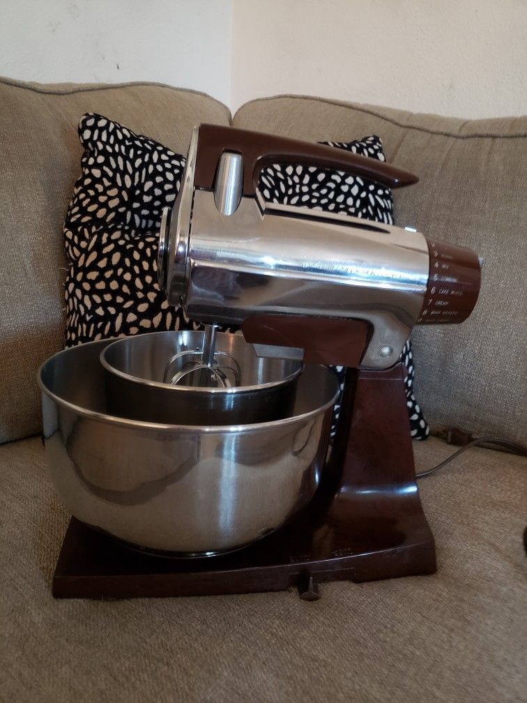Antique Sunbeam Mixmaster 12 Speed Stand Mixer Brown Chrome +2 Bowls