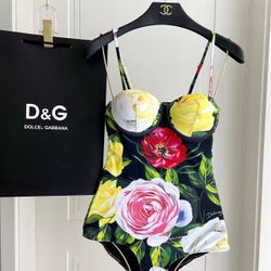 Authentic Dolce & Gabbana Plunging one piece swim suit, IT 2, USA 34
