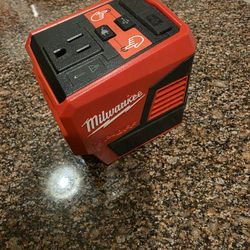 Like new Milwaukee M18 Top off power supply