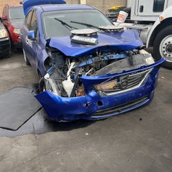 Parting Out Car Cashed  Versa 