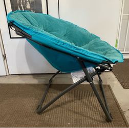 Foldable bucket chair