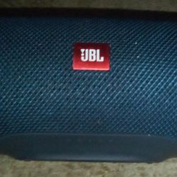 JBL charge 4