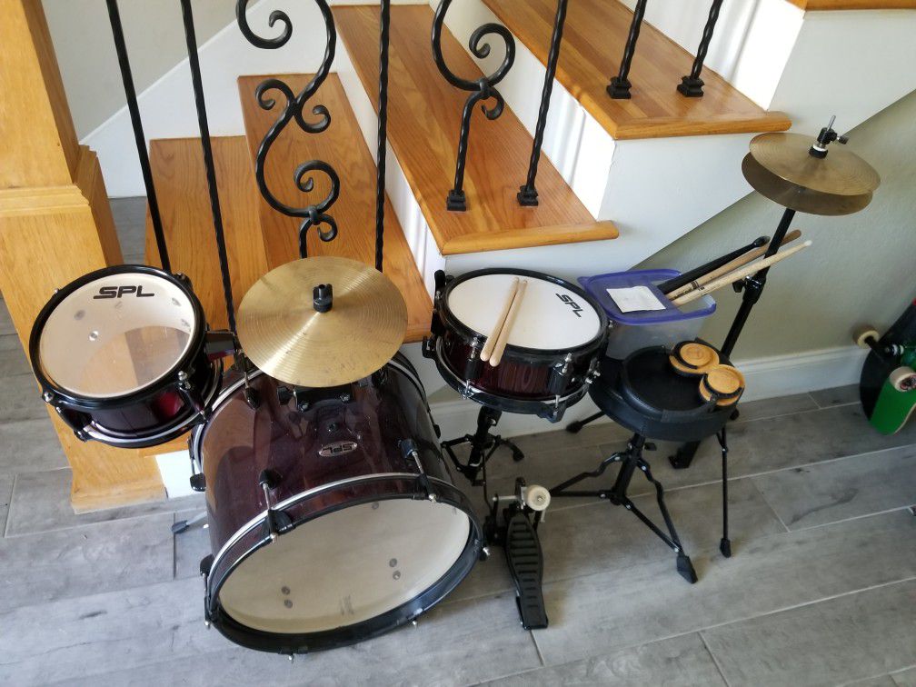 Kids complete drum set $50. Palm Harbor