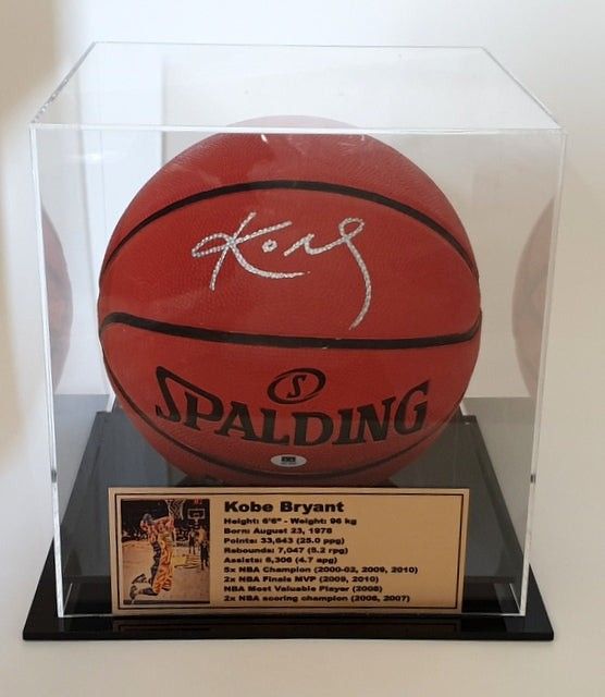 Kobe Bryant Sign Basketball