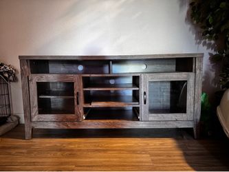 ENTERTAINMENT CENTER / RUSTIC MODERN