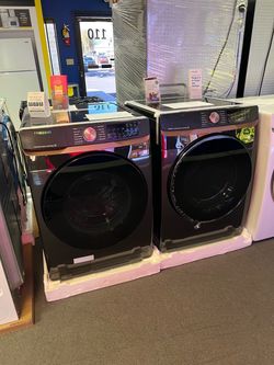 Samsung black electric washer and dryer set