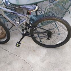29" Hyper Mountain Bike 