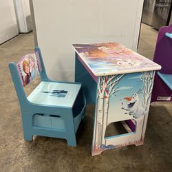 Frozen II Kids Wood Desk and Chair Set