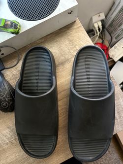 Nike calm slide