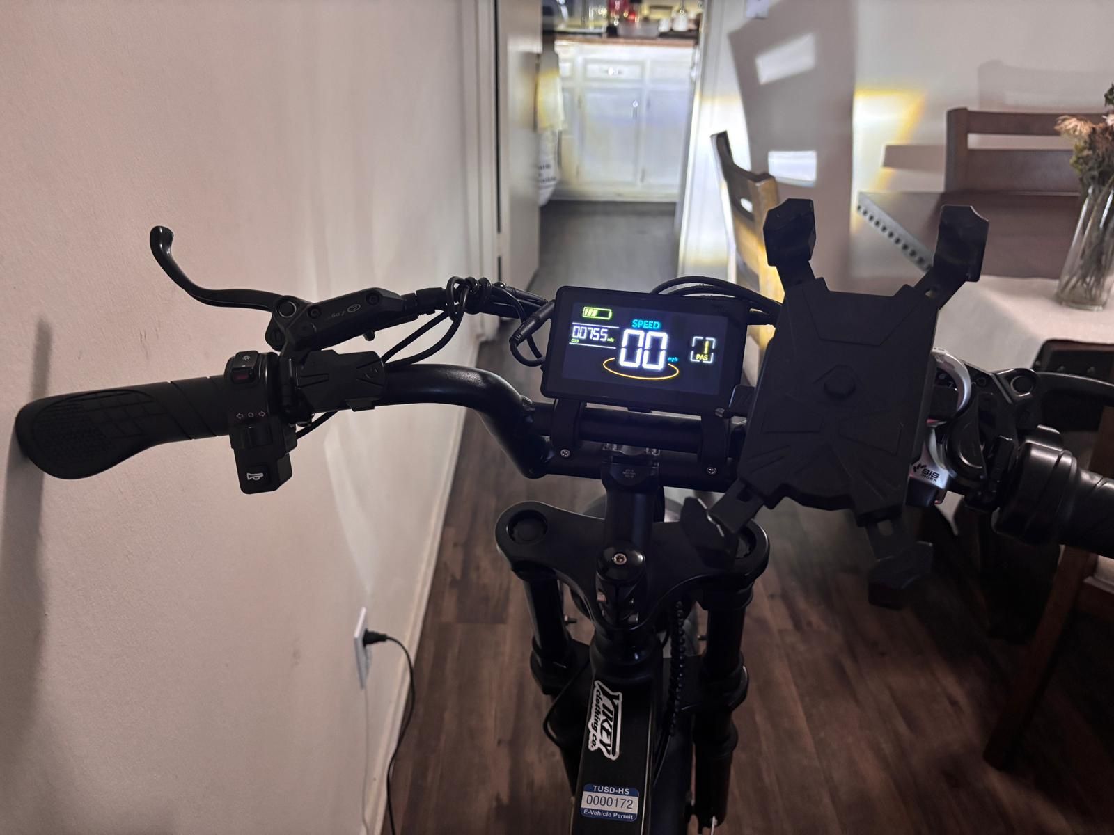 Used Electric Bike – 28-30MPH – Fully Loaded