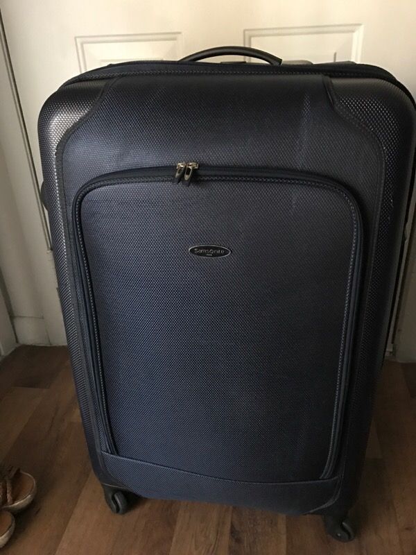 Samsonite Caravelle LTD 28" Spinner Luggage