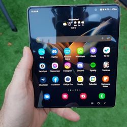 Network Unlocked Samsung Fold 4 512gig